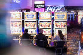 Antarmuka Infinite Blackjack di benteng 786 dengan dealer langsung di layar